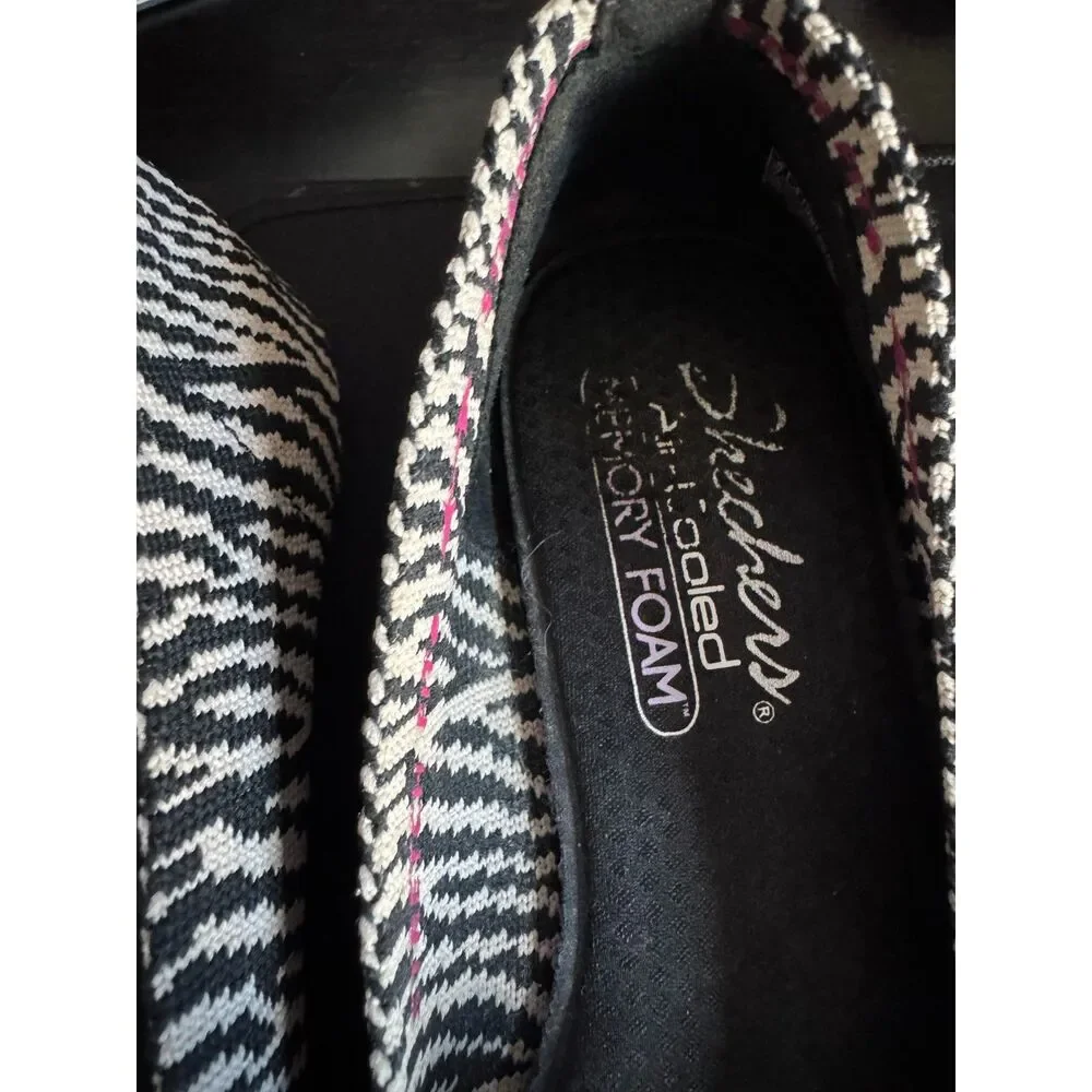 Skechers Women's Size 8 Zebra Print Knit Pointed Toe Memory Foam Slip On Flats